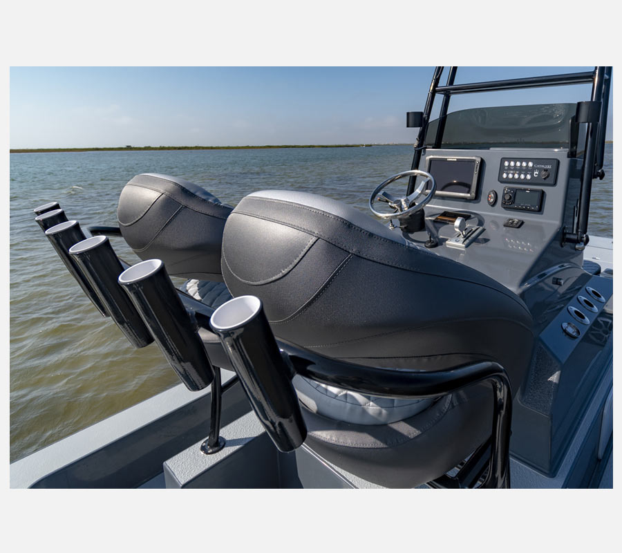 catalyst-boatworks-console-from-behind.jpg